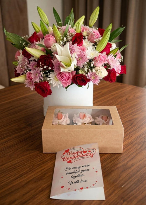 LOVELY BOX & CUPCAKES