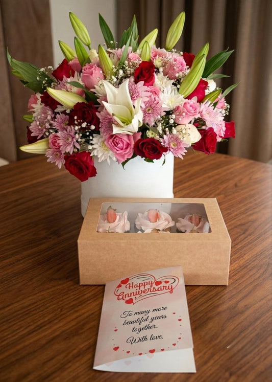 LOVELY BOX & CUPCAKES