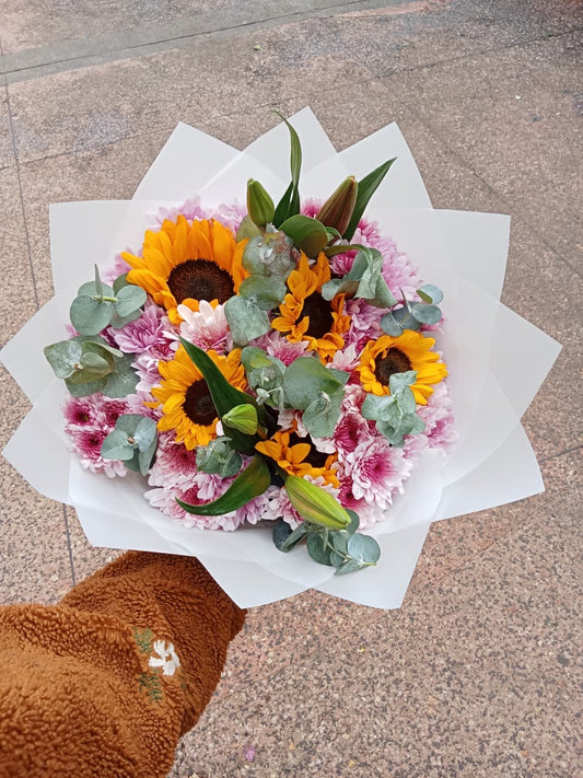 A SUNFLOWERS BOUQUET